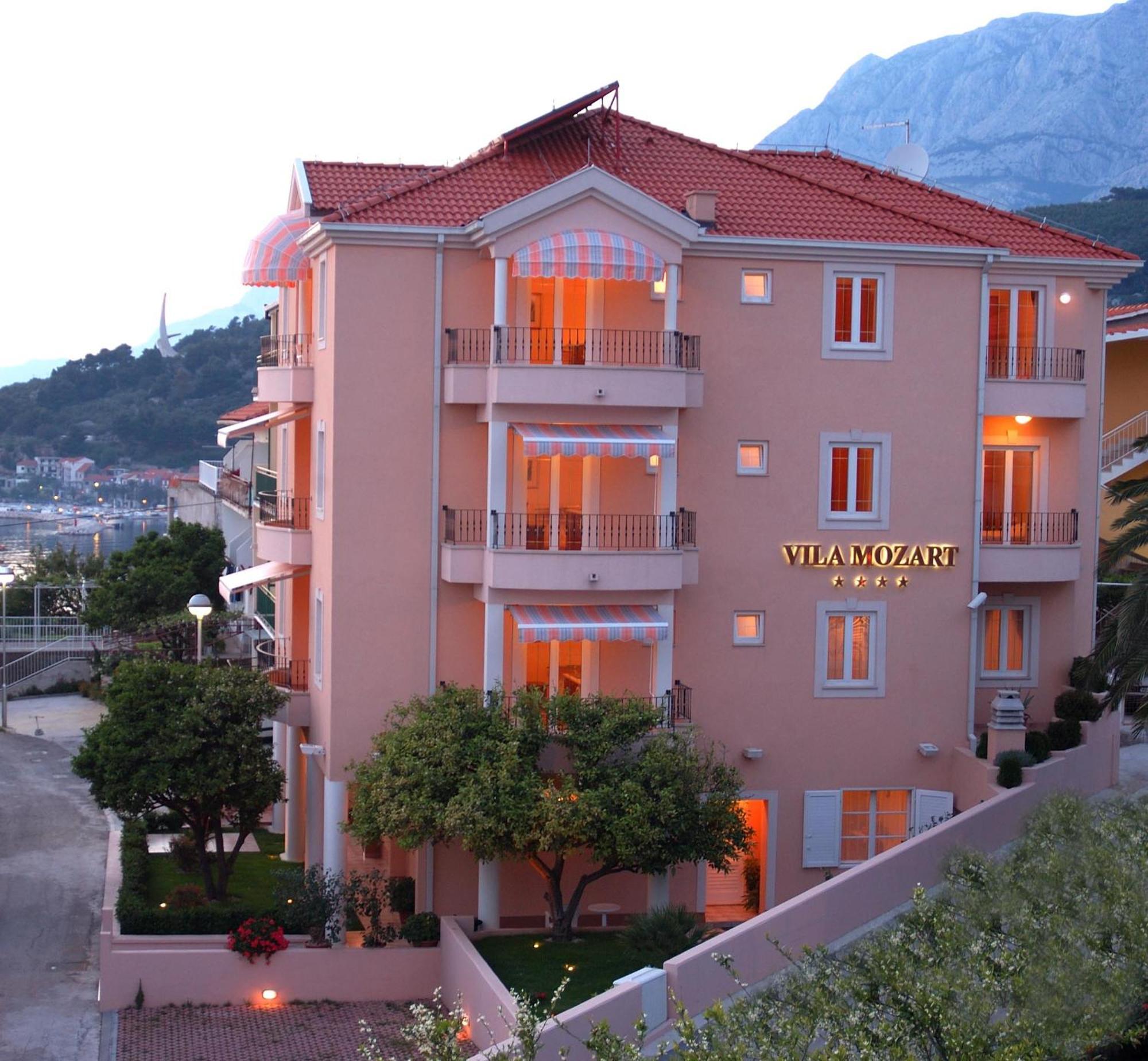 Aparthotel Villa Mozart Podgora Exterior foto